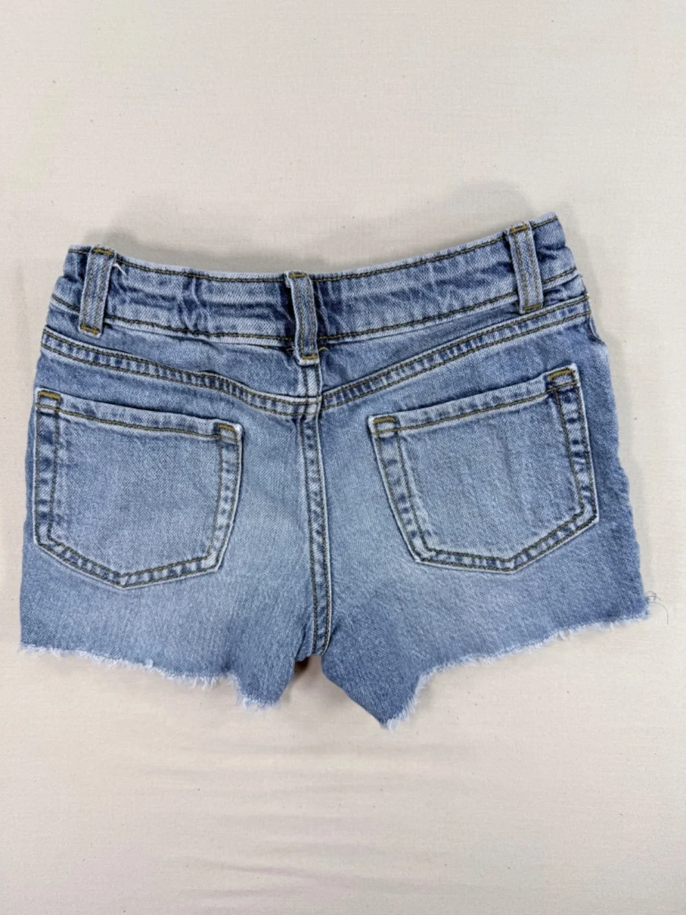 Cat & Jack Girls Mid-Rise Cutoff Destructed Denim Jean Shorts Size S (6/7)
